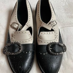 Gucci buckle shoe